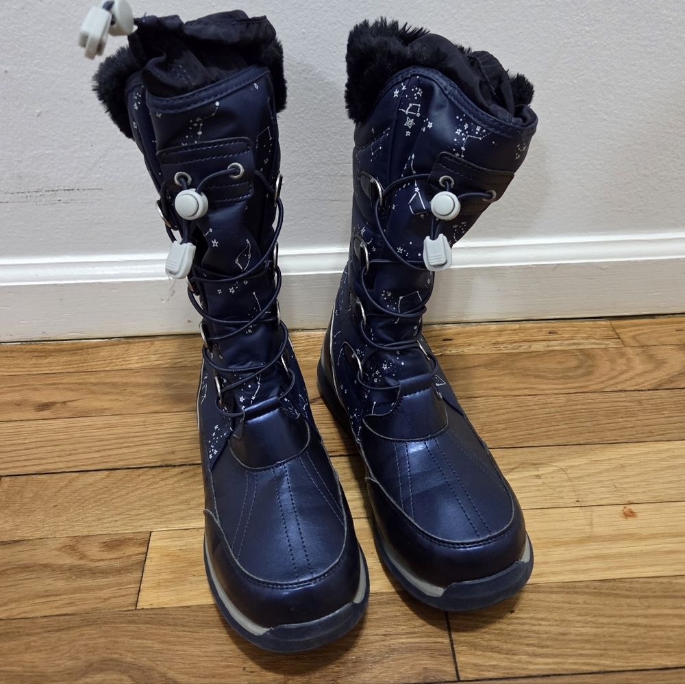 Lands' End Snowflake Insulated Snow Boot in Constellation Print - Picture 3 of 12